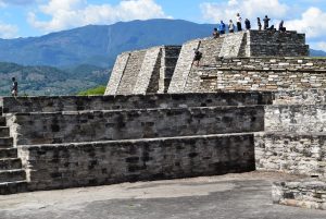 STUDY ABROAD STUDENTS IN MIXCO VIEJO-Aisling Force-blog 3